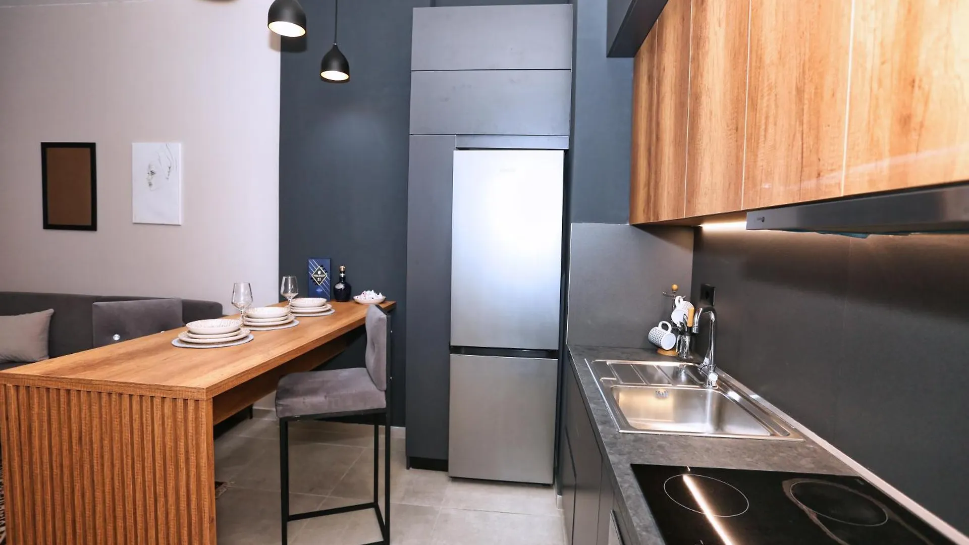 Luxurious Apartment Square 21 ティラナ
