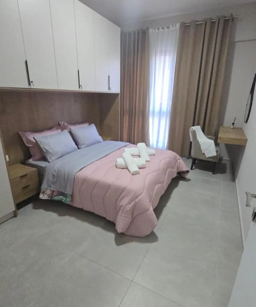Luxurious Apartment Square 21 ティラナ