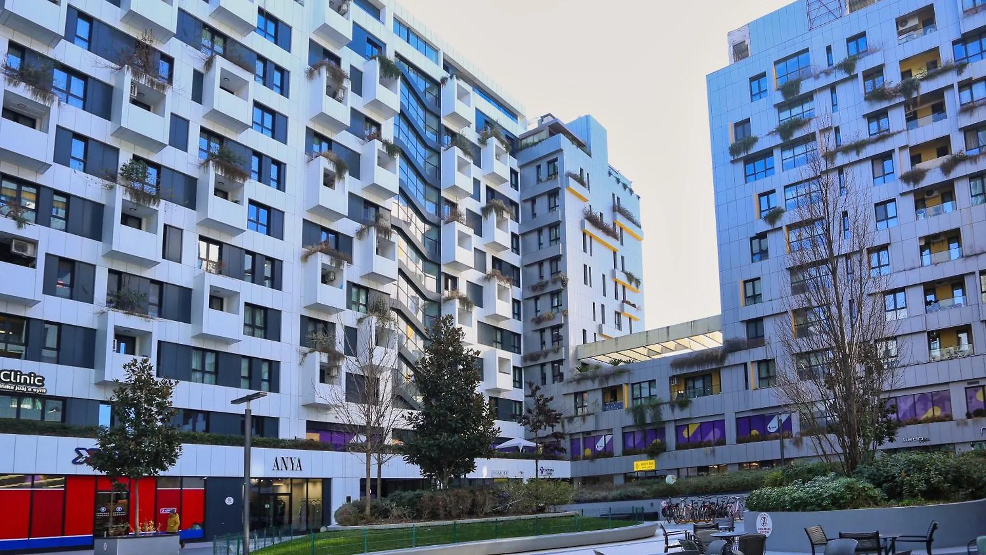 Luxurious Apartment Square 21 ティラナ