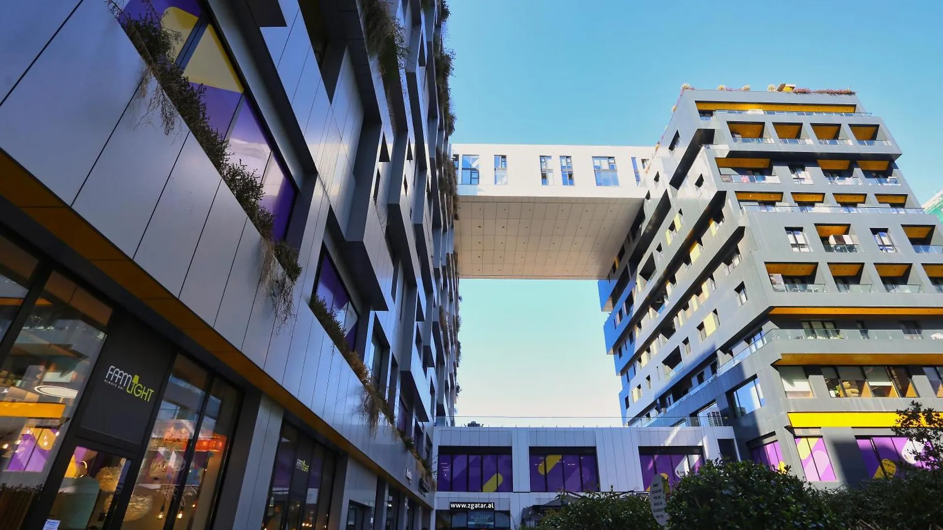 Luxurious Apartment Square 21 ティラナ
