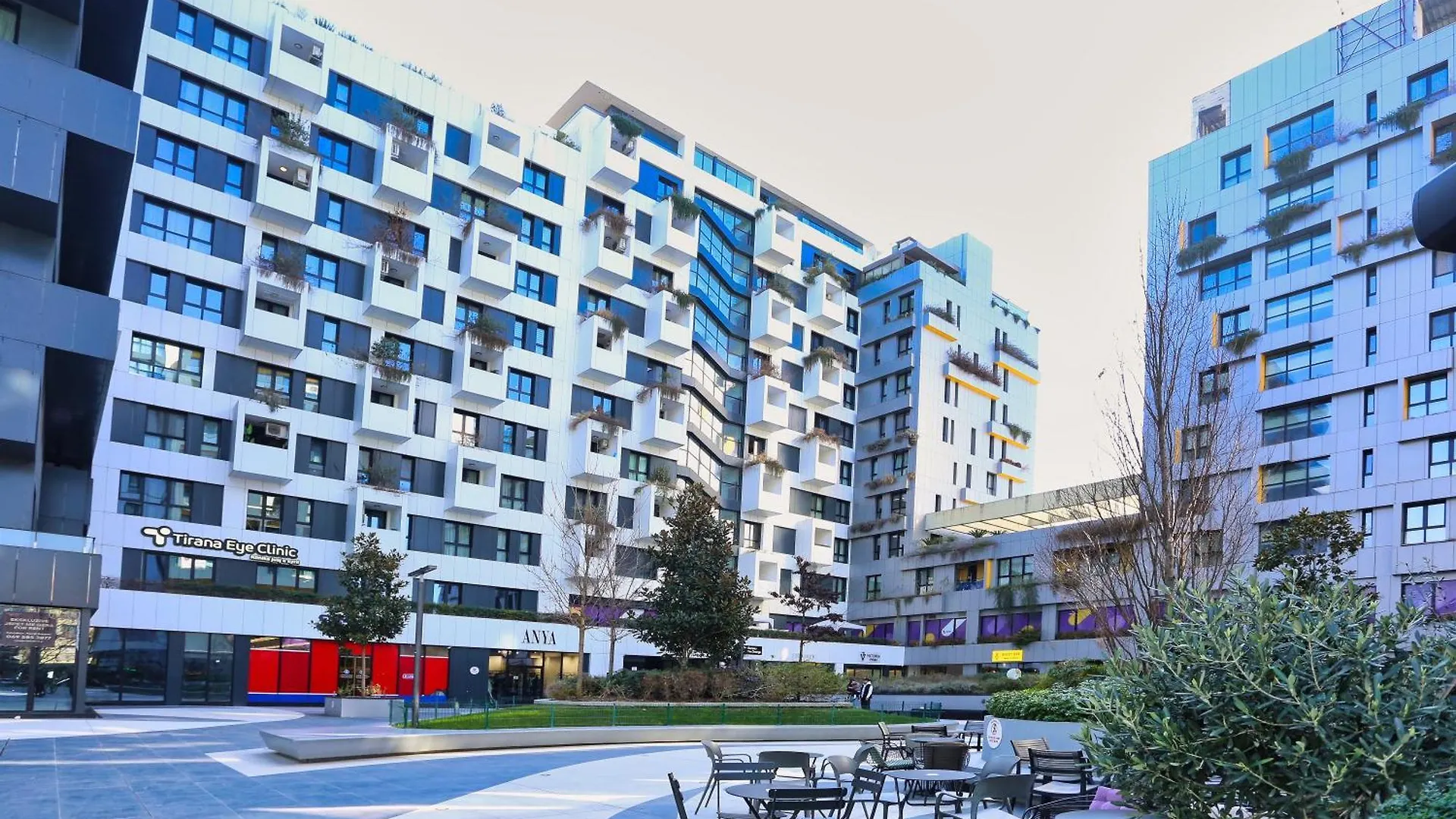 Luxurious Apartment Square 21 ティラナ